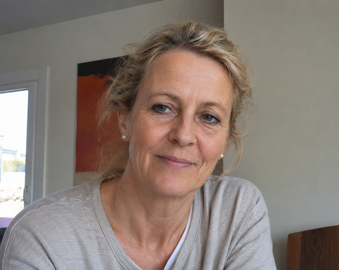 A moment from Gisela Wagner's journey — sunlit and hopeful, after 80% psoriasis clearance in just two weeks